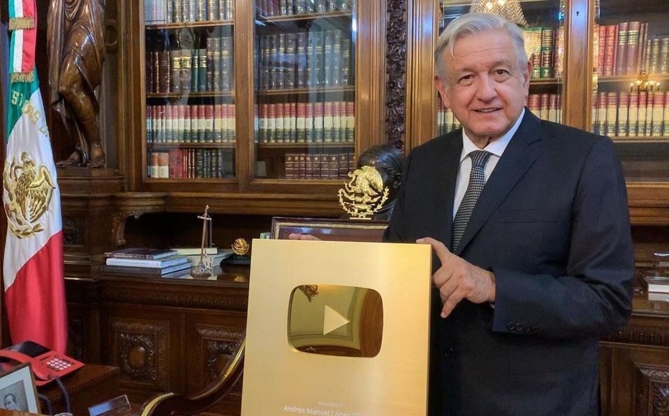 “Ya se me subió”, dice AMLO tras recibir ‘Botón de Oro’ de YouTube
